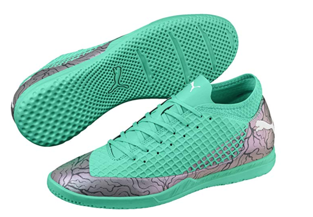Кроссовки puma future. Puma Future футзалки. Футбольные сороконожки Пума. Пума кроссовки футзалки Фьючер. Puma Future 4.2.